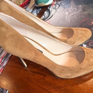 Elegant Nine West Pumps